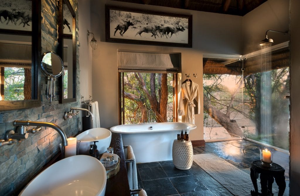 Safari-Lodge-Family-Suite-Shower