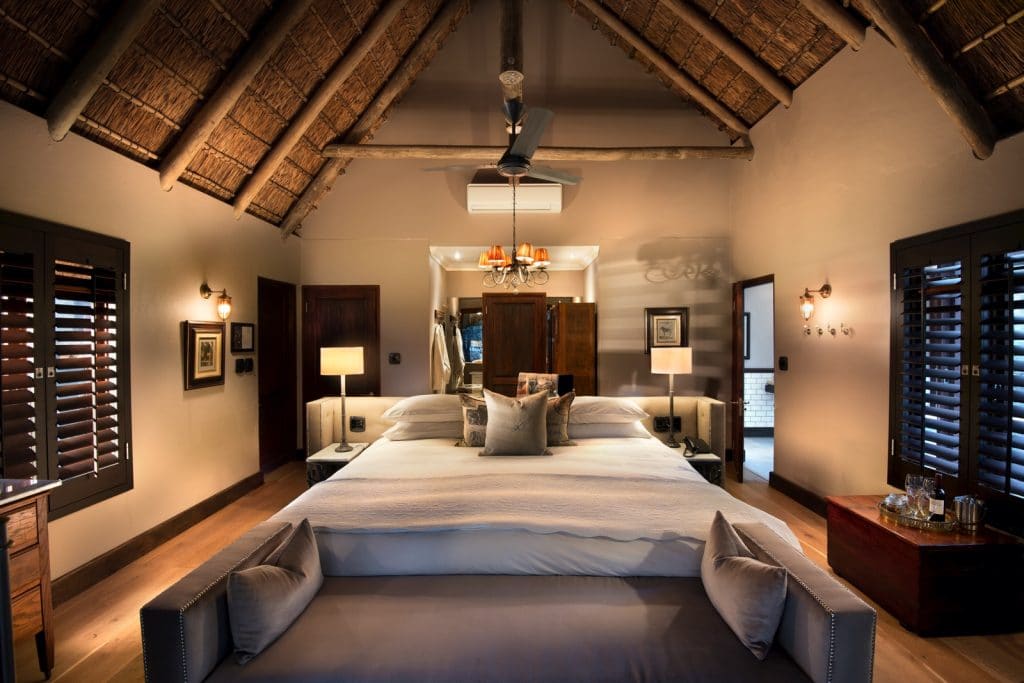 Safari-lodge-Family-Cottage-with-Interleading-Door-Closed