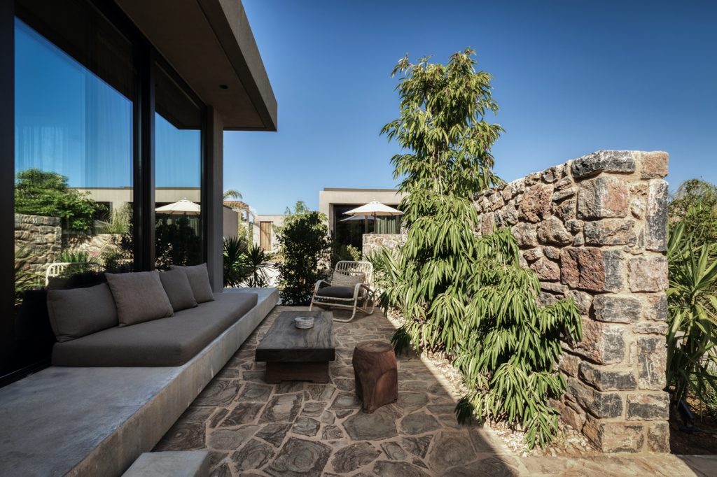 Tropical-Family-Bungalow-outdoors