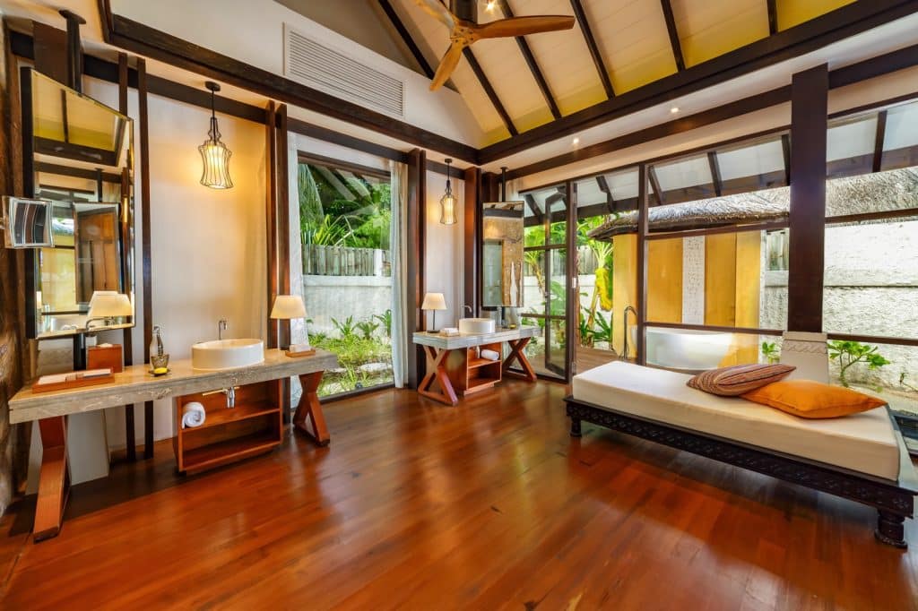 Earth-Pool-Pavilion-Bathroom