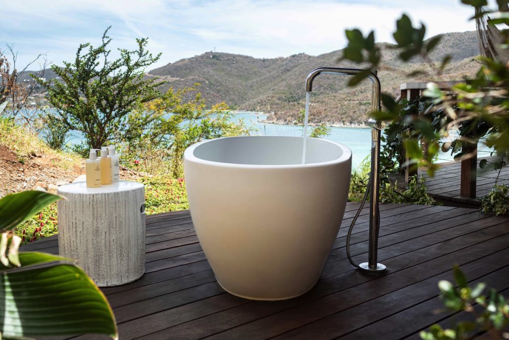 The-Point-Estate-Guest-Room-Bathtub-1