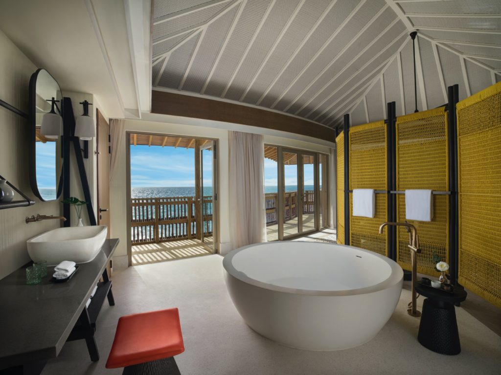 Three Bedroom Overwater Pool Residence Master Schlafzimmer Badezimmer