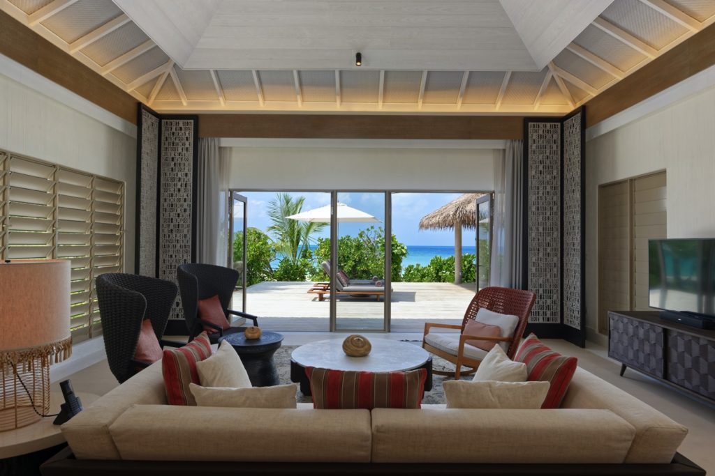 Two Bedroom Beachfront Pool Villa Wohnzimmer