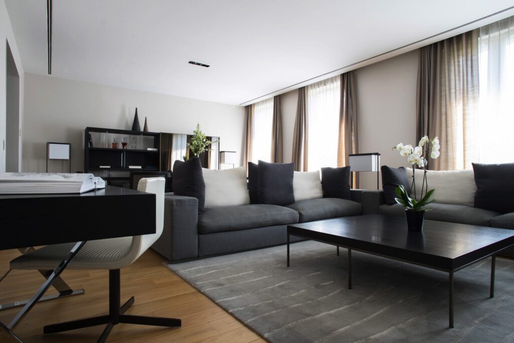 4 Bedroom Partial Eiffel Tower View Wohnzimmer