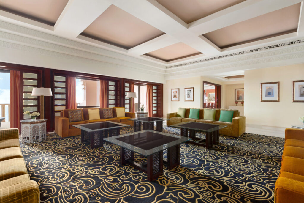 Al Husn Royal Suite - Wohnbereich